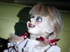 Kirottu-universumi jatkuu kesäkuussa – Annabelle-nukke piinaa uudella trailerilla