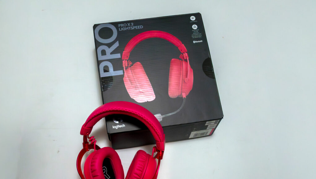 prox2-arvostelu Kuulokkeet ja niiden paketti.