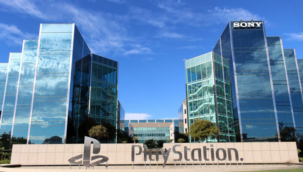 Sonyn pääkonttori Kaliforniassa. Kaksiosainen kerrostalo.