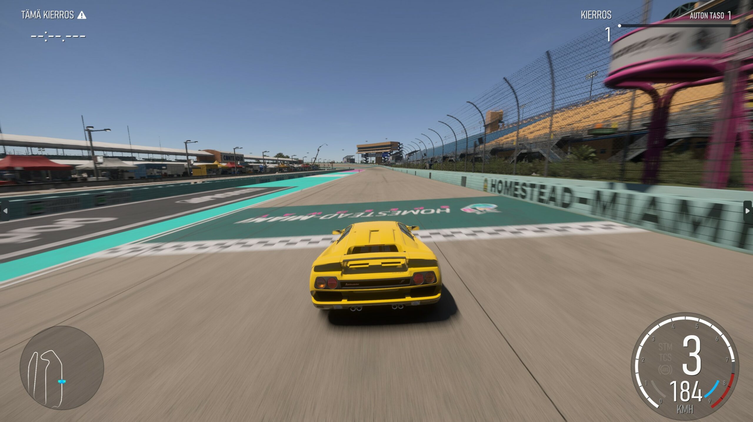 Lamborghini ajaa radalla.
