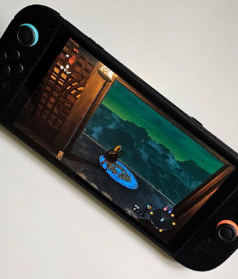Redditissä alkanut piraattipelitapaus päättyi Nintendolle valtavaan voittoon Nintendo Switch 2 -konsoli valkoisella alustalla.
