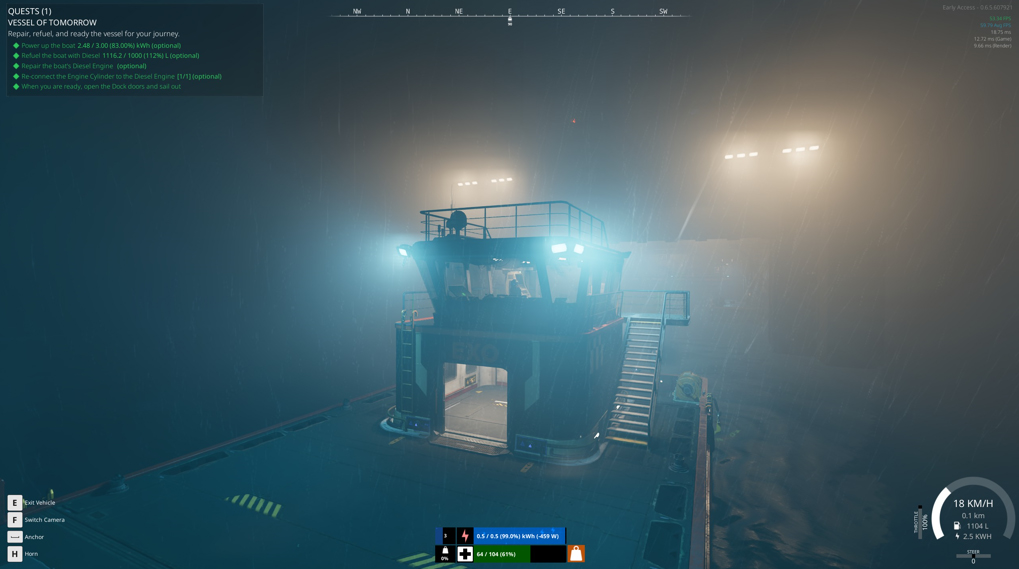Peliruutunäkymä "Vessel of Tomorrow" -tehtävästä, jossa suuri teollinen alus on ankkuroituna sumuiseen ja sateiseen satamaan yöllä. Aluksen komentosilta on valaistu kirkkailla valonheittimillä. Ruudun vasemmassa yläkulmassa on lista tavoitteista, kuten aluksen tankkaus ja korjaus, ja alareunassa näkyvät pelin resurssimittarit (virta, polttoaine, nopeus).