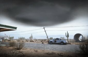Steam-käyttäjät voivat ladata tämän fotorealistisen kauhupelin nyt täysin ilmaiseksi Valkoinen avolava-auto on törmännyt kallellaan olevaan sähköpylvääseen tyhjällä tiellä keskellä karua aavikkomaisemaa kaktuksineen, huoltoasemineen ja suuren, synkän ukkospilven alla.