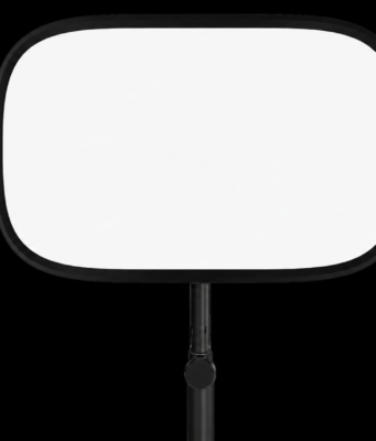 Key Light Air MK.2 -valaisimen arvostelu – Karmivan tehokas valo Elgato Key Light Air MK.2 -valopaneeli syvänmustaa taustaa vasten suoraan edestä kuvattuna. Pyöristetyn suorakulmion muotoinen, tasaisen valkoinen valaisinpinta on kiinnitettynä mustaan teleskooppivarteen, jossa näkyy kiristysruuvi.