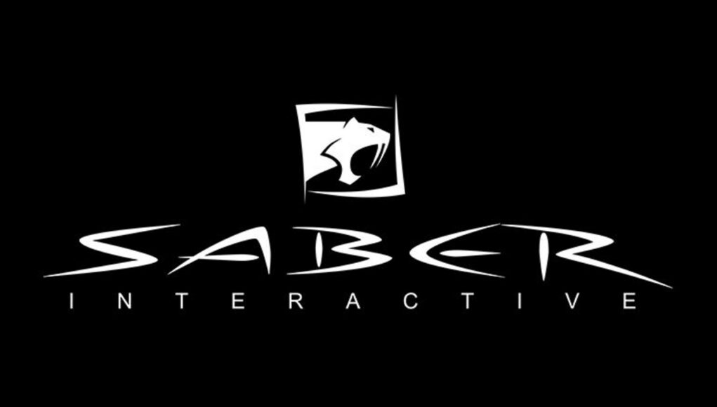 saber-interactive-logo valkoinen kissalogo mustalla taustalla.